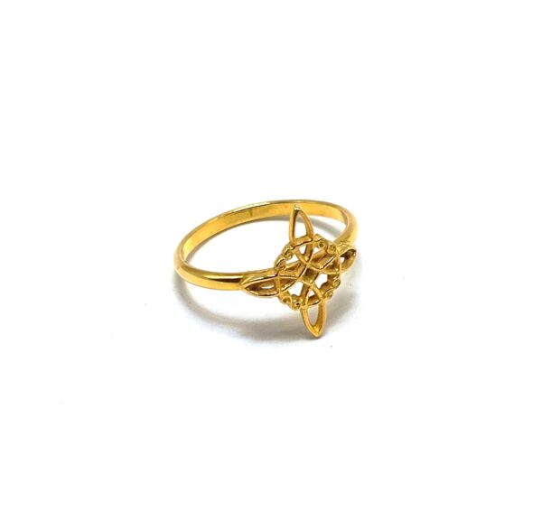 Anillo nudo de bruja chapado